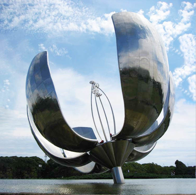 Mirror Polished 316L Stainless Steel Sculpture 4.0 meter height