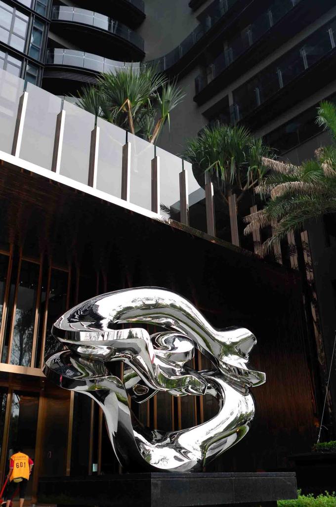 Mirror Finish Outdoor Contemporary Metal Sculpture For Square Decoration 0