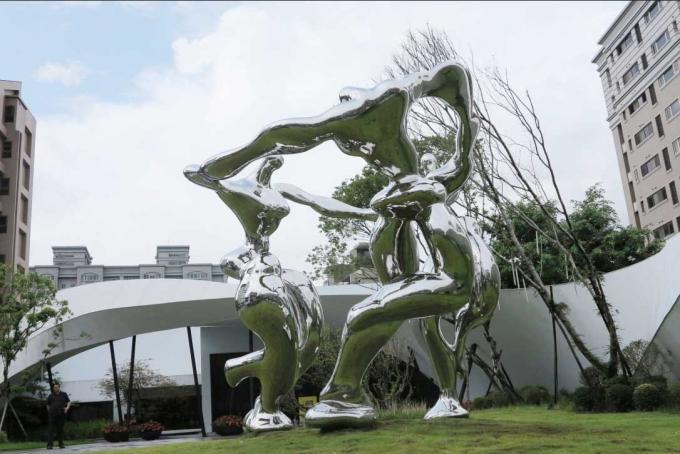 Hand Made SS Sculpture Metal Modern Art For Landscape Decoration 0